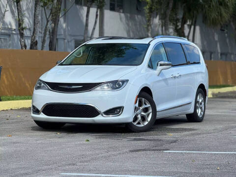 2020 Chrysler Pacifica for sale at Palermo Motors in Hollywood FL