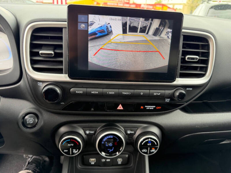 2025 Hyundai Venue SEL