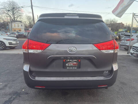 2012 Toyota Sienna XLE 7-Passenger