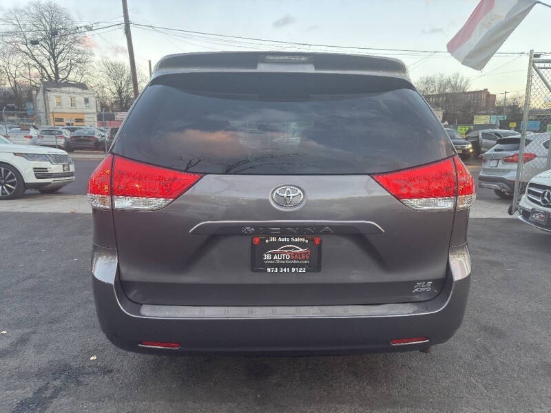 2012 Toyota Sienna XLE 7-Passenger