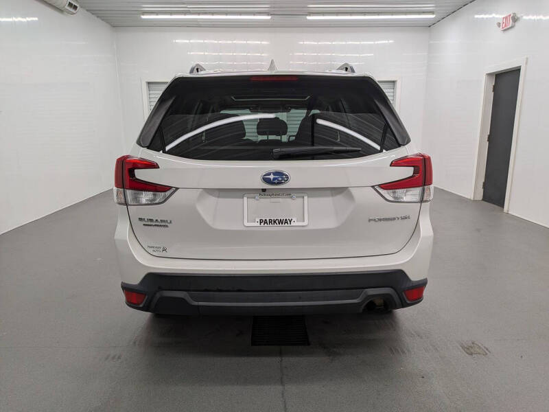 2022 Subaru Forester Premium
