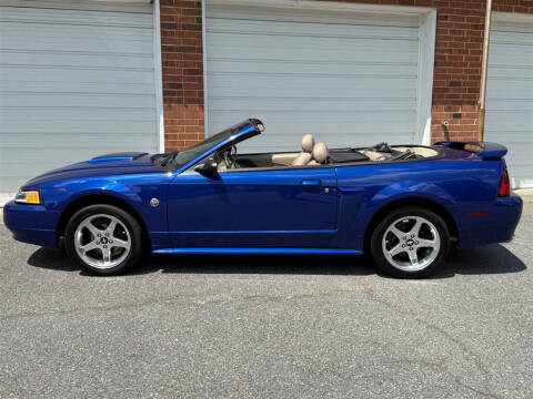 2004 Ford Mustang GT Deluxe