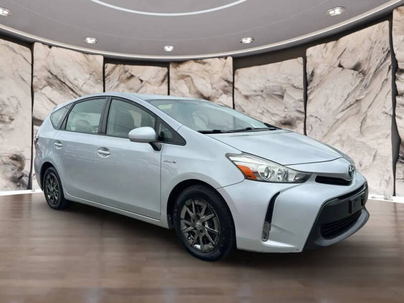 2015 Toyota Prius v Three