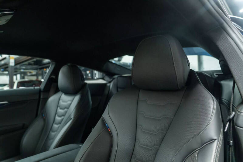 2025 BMW 8 Series 840i