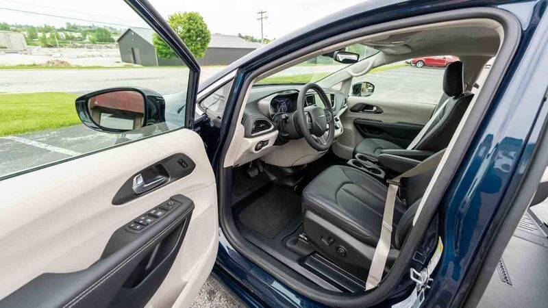 2024 Chrysler Pacifica Touring L