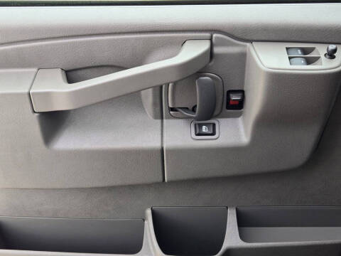 2025 Chevrolet Express 2500