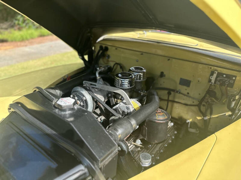 1948 Ford Super Deluxe