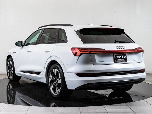 2021 Audi e-tron quattro Premium