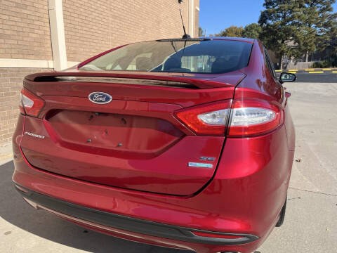 2016 Ford Fusion SE