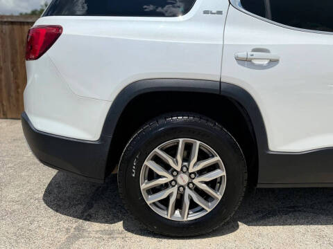 2017 GMC Acadia SLE-2