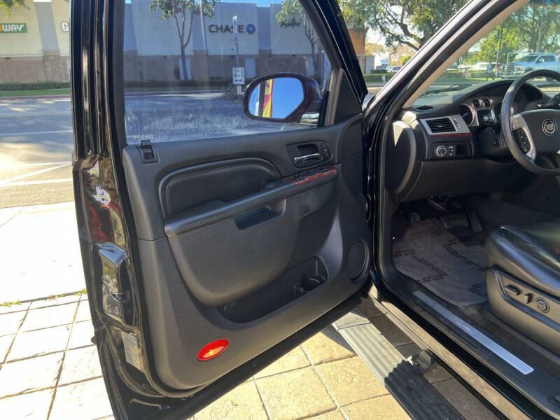 2012 Cadillac Escalade Premium