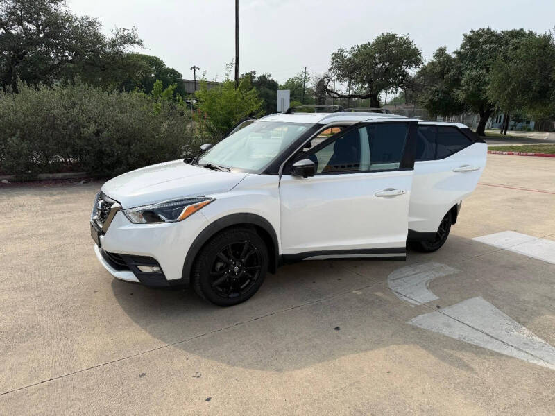 2020 Nissan Kicks SR