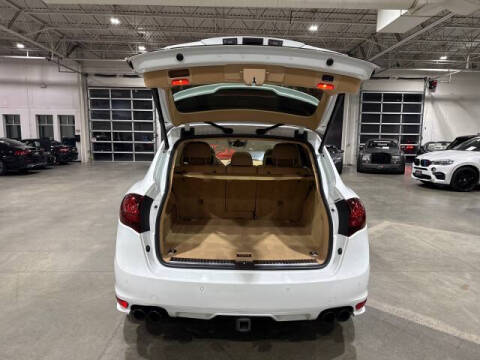 2013 Porsche Cayenne GTS