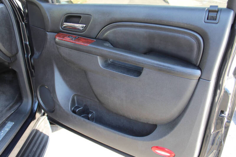 2012 Cadillac Escalade Luxury