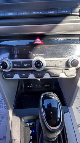 2020 Hyundai Elantra SE