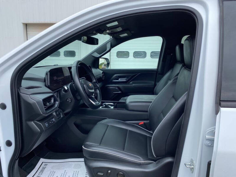 2025 Chevrolet Silverado EV LT