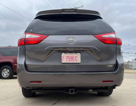 2019 Toyota Sienna XLE 8-Passenger