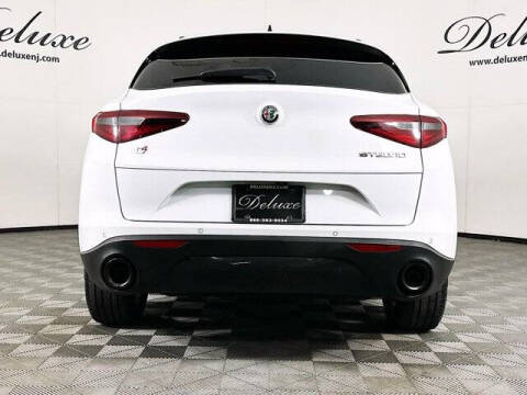 2022 Alfa Romeo Stelvio Sprint