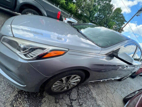 2015 Hyundai Sonata for sale at LAKE CITY AUTO SALES in Forest Park GA