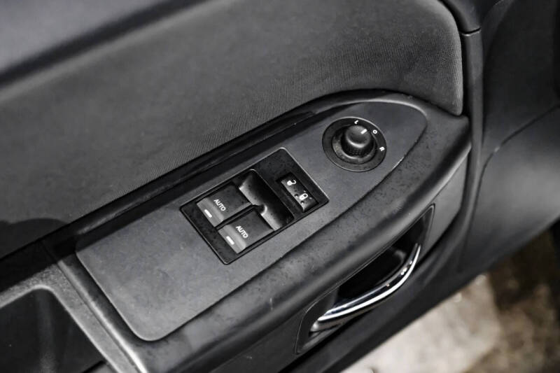 2013 Dodge Challenger SRT8 Core