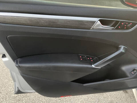 2018 Volkswagen Passat 2.0T SE