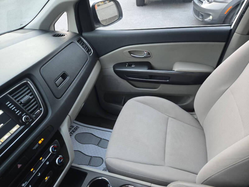 2021 Kia Sedona LX