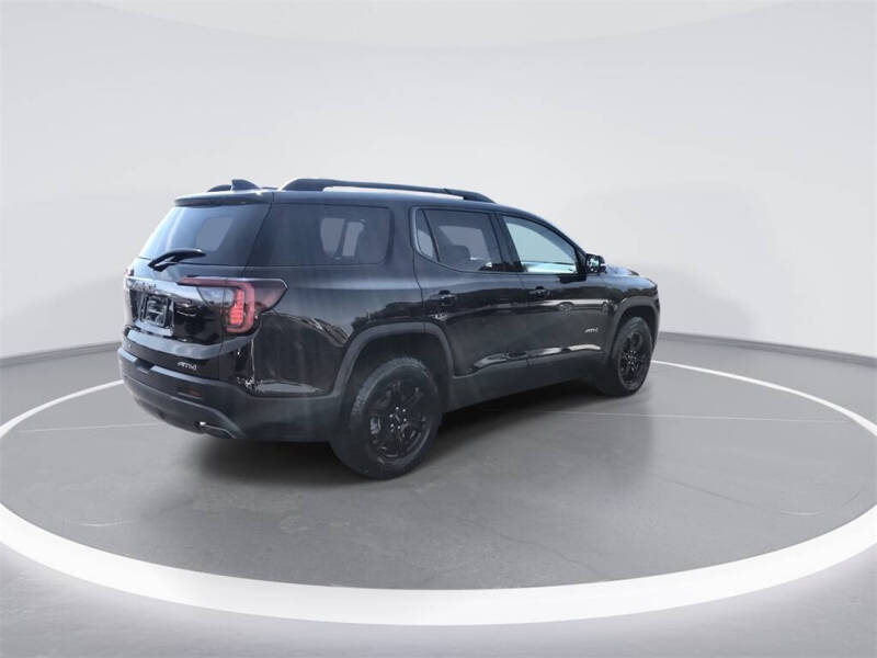2022 GMC Acadia AT4