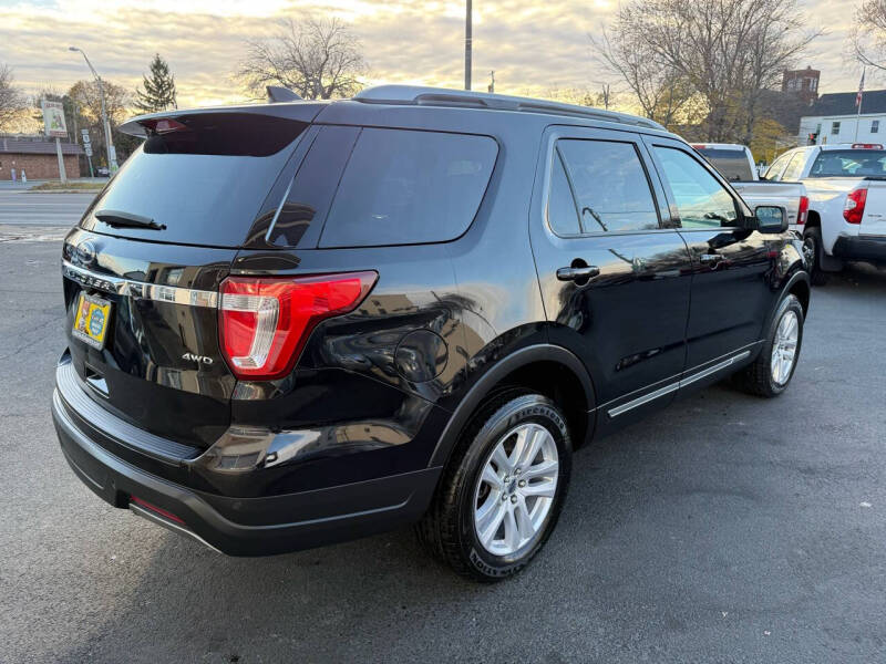 2019 Ford Explorer XLT photo 6