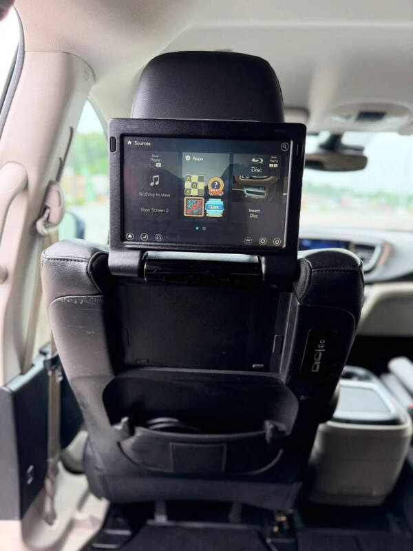 2017 Chrysler Pacifica Touring-L Plus