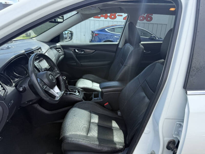 2017 Nissan Rogue SL
