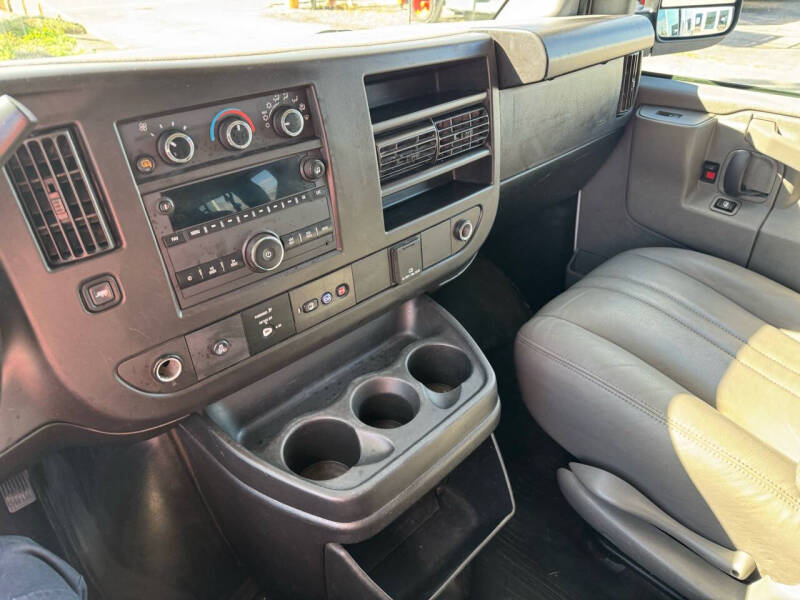 2022 Chevrolet Express LS 3500