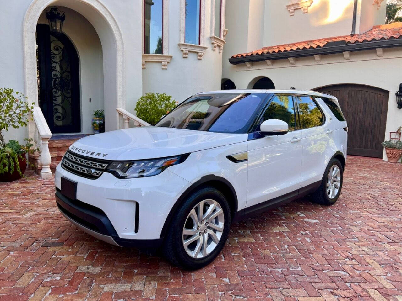 2018 Land Rover Discovery for sale at Signature Auto in Tampa, FL