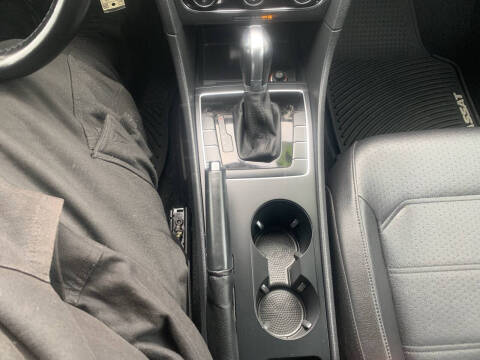 2017 Volkswagen Passat 1.8T R-Line