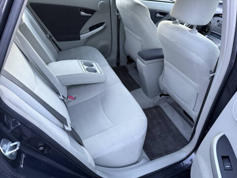 2010 Toyota Prius III