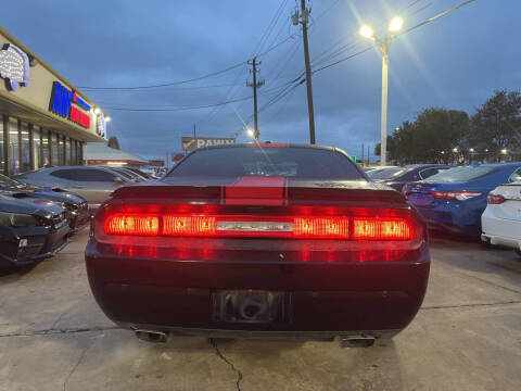 2014 Dodge Challenger SXT
