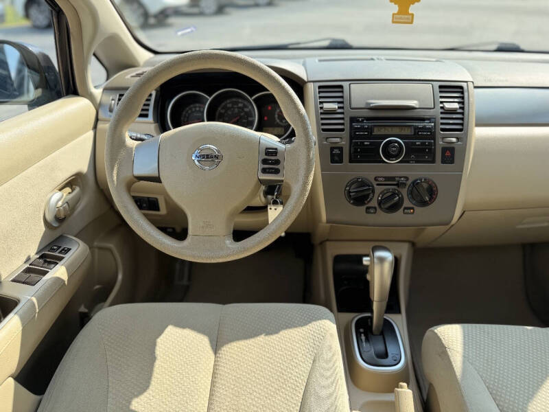 2011 Nissan Versa 1.8 S