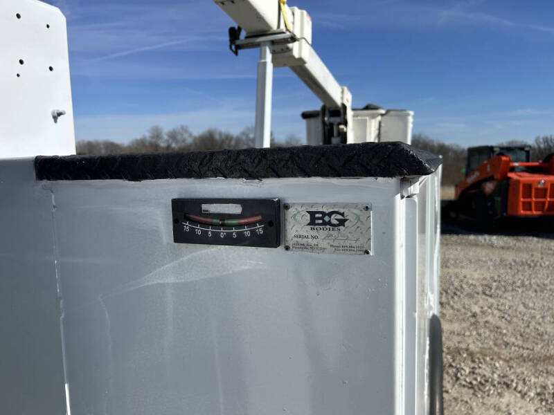 2016 RAM 5500 4WD W/Articulating Bucket