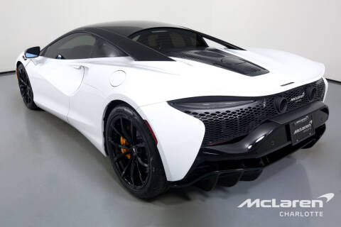 2023 McLaren Artura