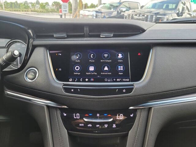 2022 Cadillac XT5 Luxury