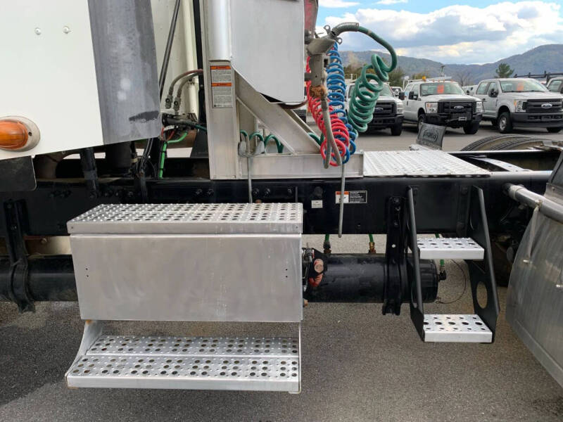 2010 Freightliner Columbia 120