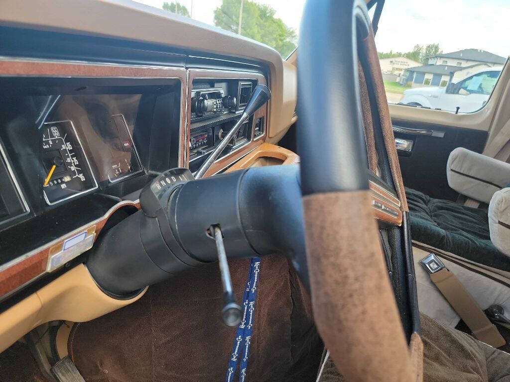 1984 Ford E-Series 37