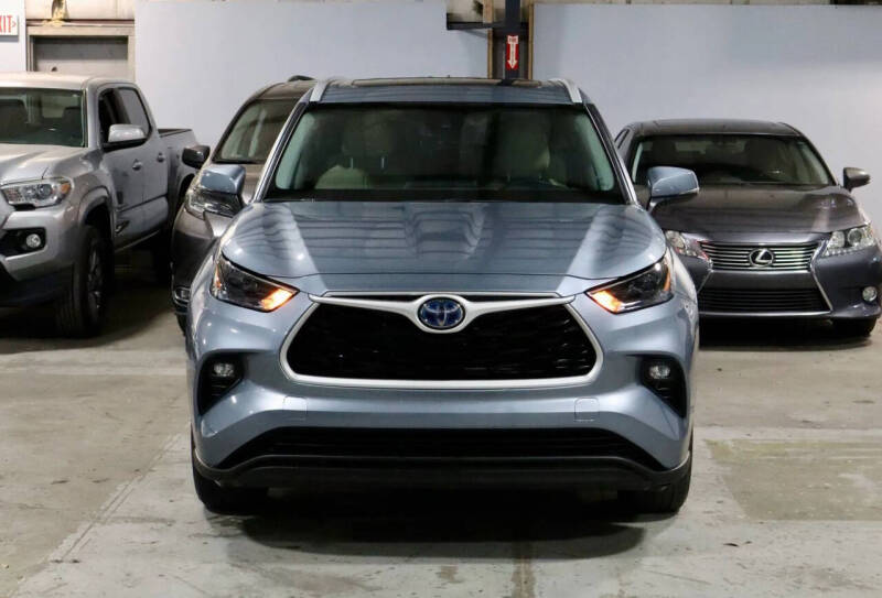 2022 Toyota Highlander Hybrid XLE