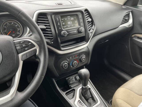 2015 Jeep Cherokee Sport