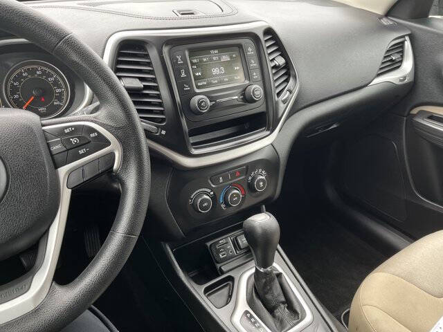 2015 Jeep Cherokee Sport