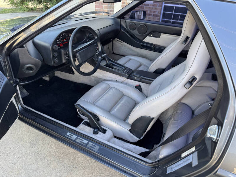 1989 Porsche 928 S4