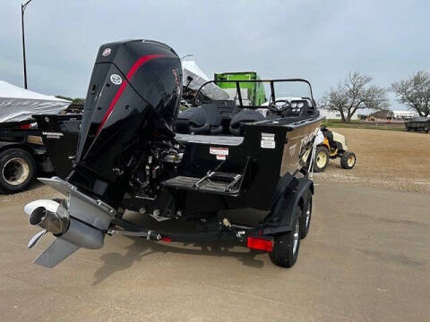 2026 Tracker Targa V-19 Combo