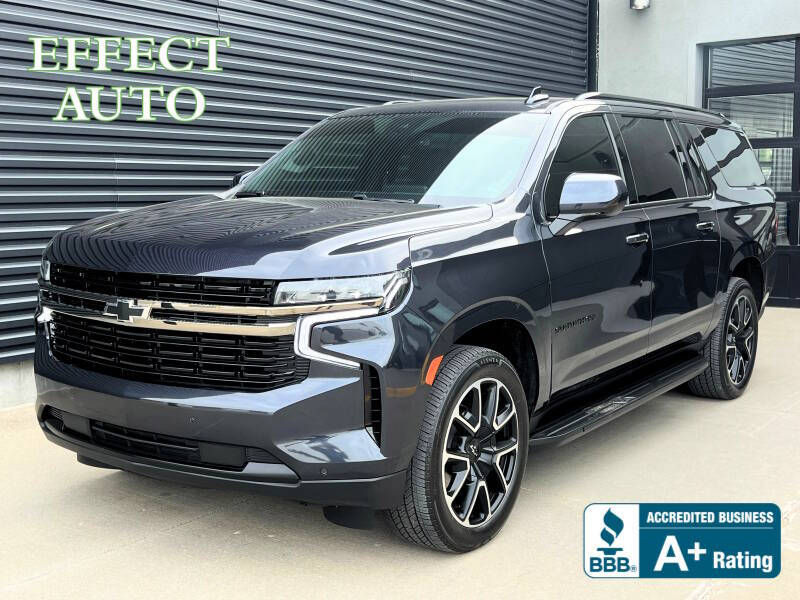 2023 Chevrolet Suburban RST's photo