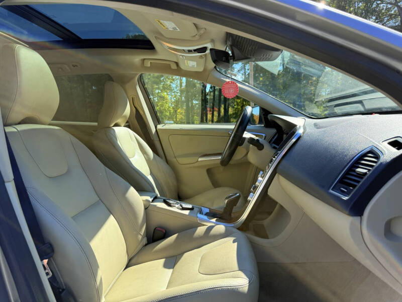 2015 Volvo XC60 T5 Drive-E Platinum