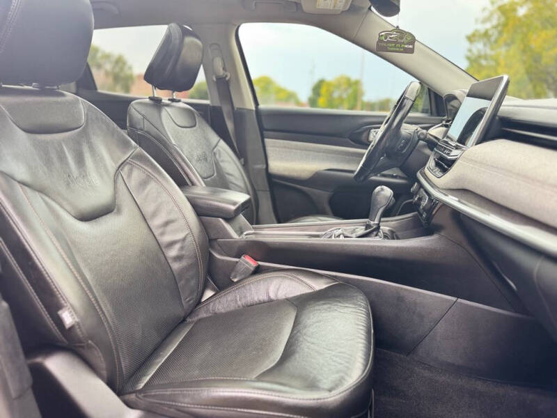 2022 Jeep Compass Latitude Lux