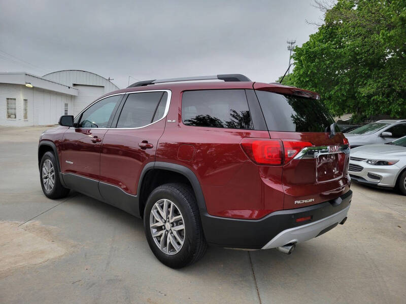 2017 GMC Acadia SLE-2